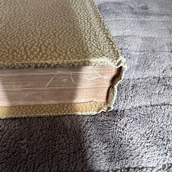 Vintage ‘74-‘75, 1970 Copyright New American Bible Catholic Heirloom Edition. - Picture 4 of 16